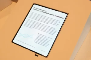 سامسونگ در CES 2026 اولین نمایشگر تاشو بدون چین‌خوردگی را رونمایی کرد